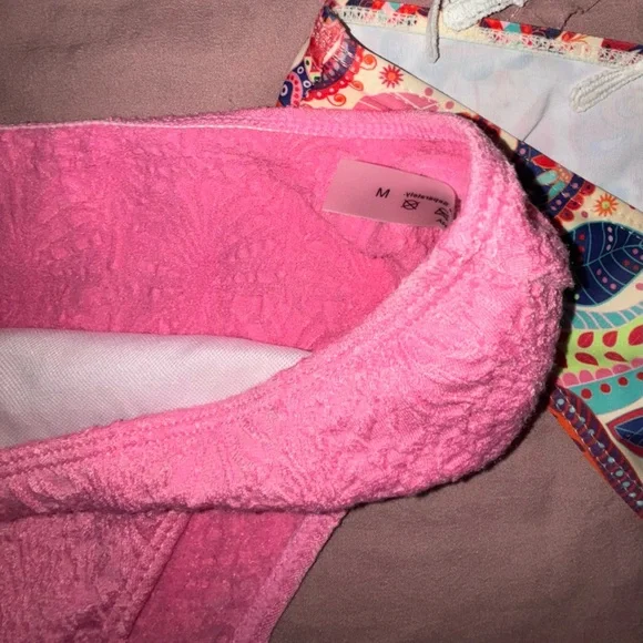 Mixed Lot Of 2 Piece Swimwear Size Medium and Large. Barely Worn. 8 pieces total - Picture 6 of 9